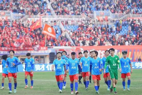 铁路人谢康助力湘超夺冠 赛场坚守书写双线精彩-纤复智造机械有限公司(图11)