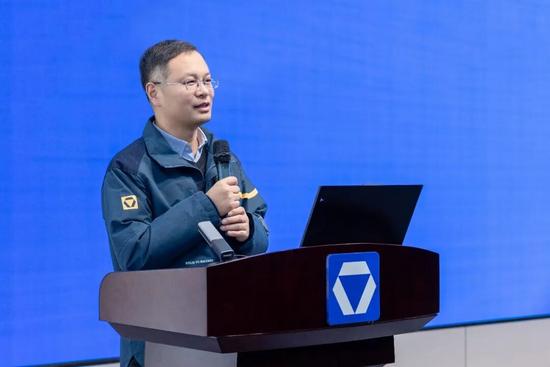 徐工道路机械2026年度营销工作会议聚焦高质量发展与全场景解决方案-纤复智造机械有限公司(图16)