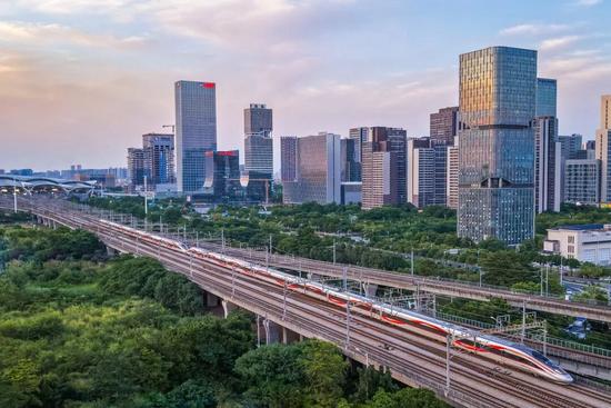 中国铁路发展提速 服务升级温暖出行-纤复智造机械有限公司(图1)