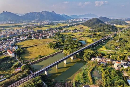 中国铁路服务升级推动旅客出行体验革新-纤复智造机械有限公司(图3)