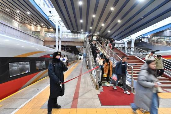 中国铁路服务升级推动旅客出行体验革新-纤复智造机械有限公司(图5)