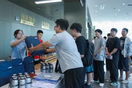 晋钢智造践行社会责任 全面保障就业与员工权益-纤复智造机械有限公司(图4)