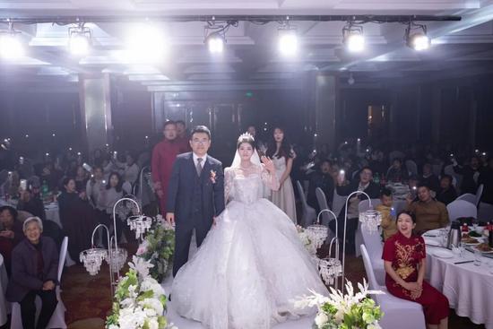 跨国恋人为中老铁路谱写爱情乐章-纤复智造机械有限公司(图2)