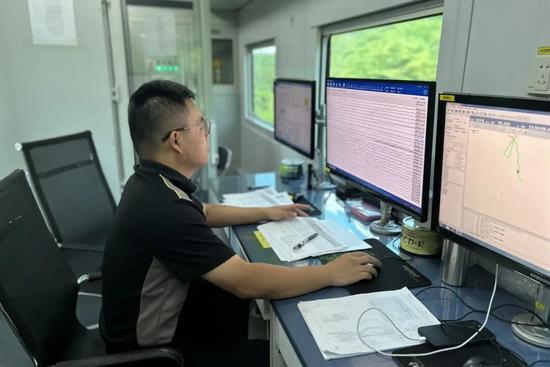 跨国恋人为中老铁路谱写爱情乐章-纤复智造机械有限公司(图10)