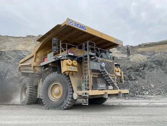 徐工XDE260矿卡助力高效开采 全球矿山首选-纤复智造机械有限公司(图3)