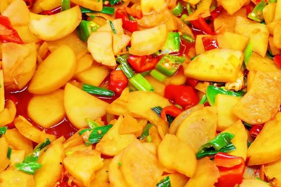 让跑车在外的职工睡好觉！这家行车公寓超智能(图15)