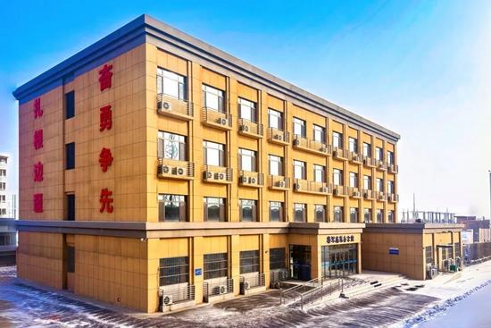 让跑车在外的职工睡好觉！这家行车公寓超智能(图2)