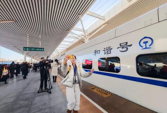 年度特别报道丨加快构建世界一流现代化铁路网(图1)