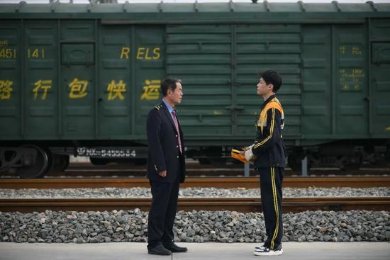 中欧班列题材电影《人间至味》展现亲情与丝路-纤复智造机械有限公司(图4)