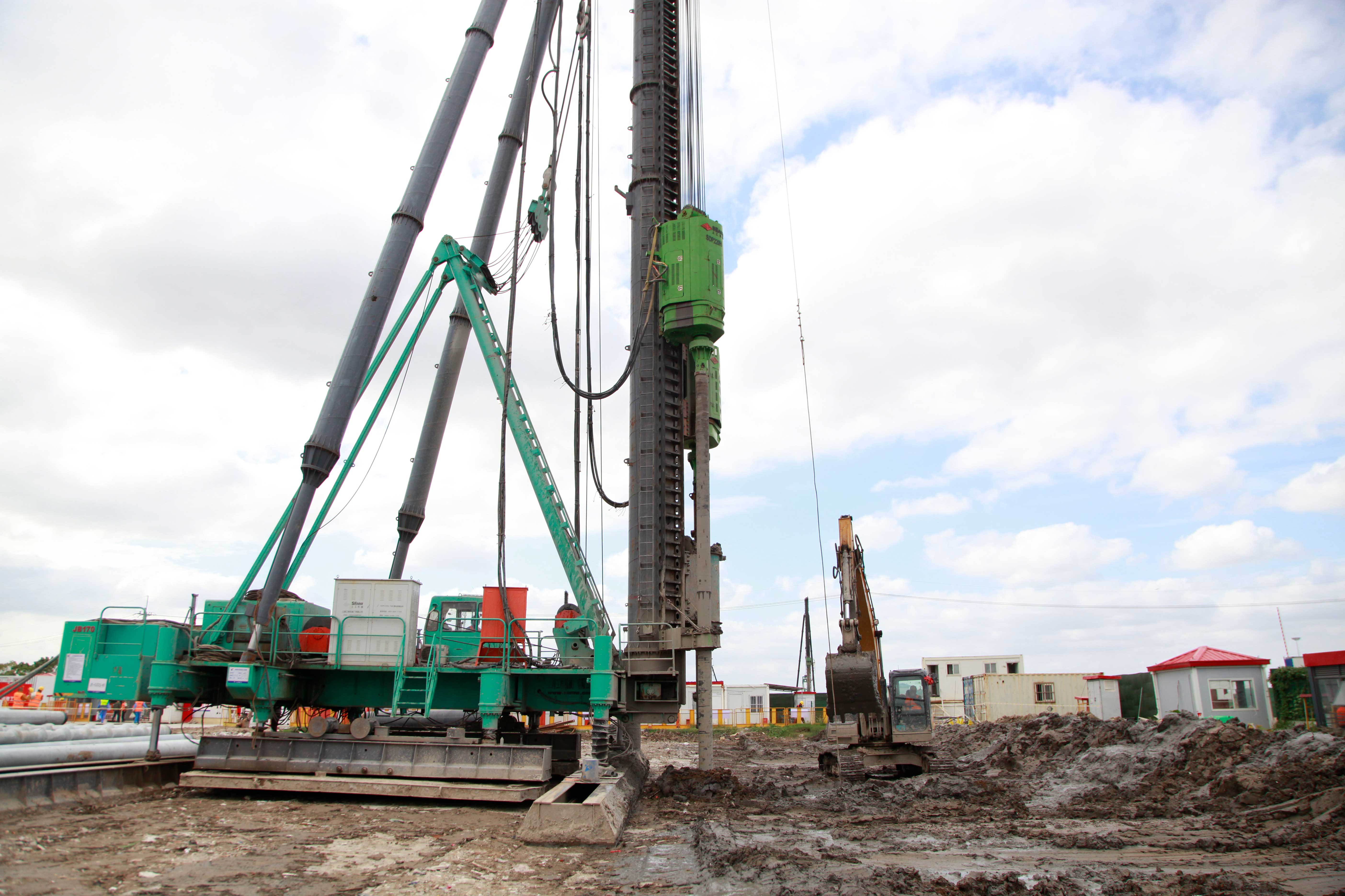 浦东机场四期扩建能源中心项目创新桩基施工解决方案-纤复智造机械有限公司(图3)