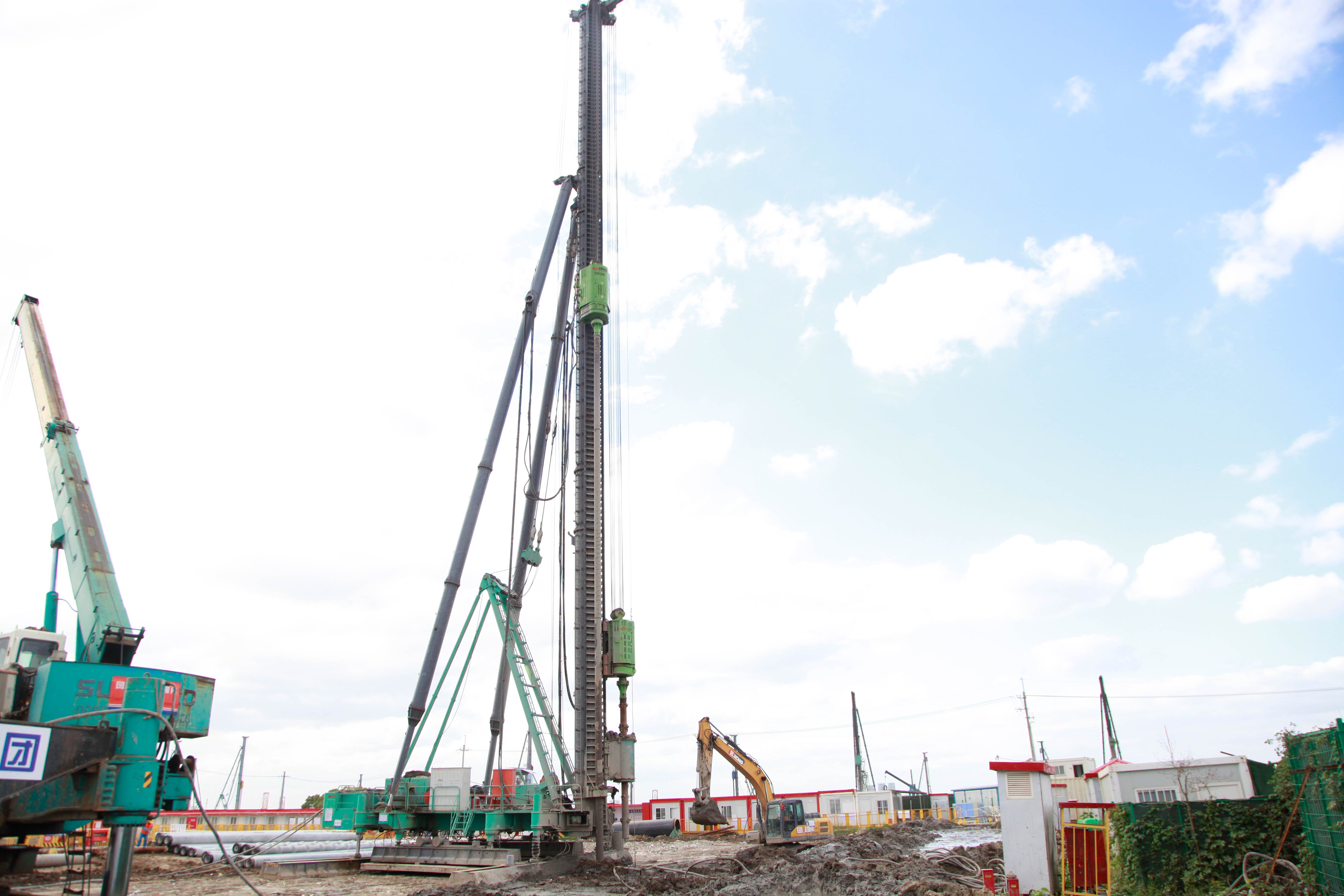 上海浦东机场四期扩建工程能源中心桩基施工突破技术难题-纤复智造机械有限公司(图2)