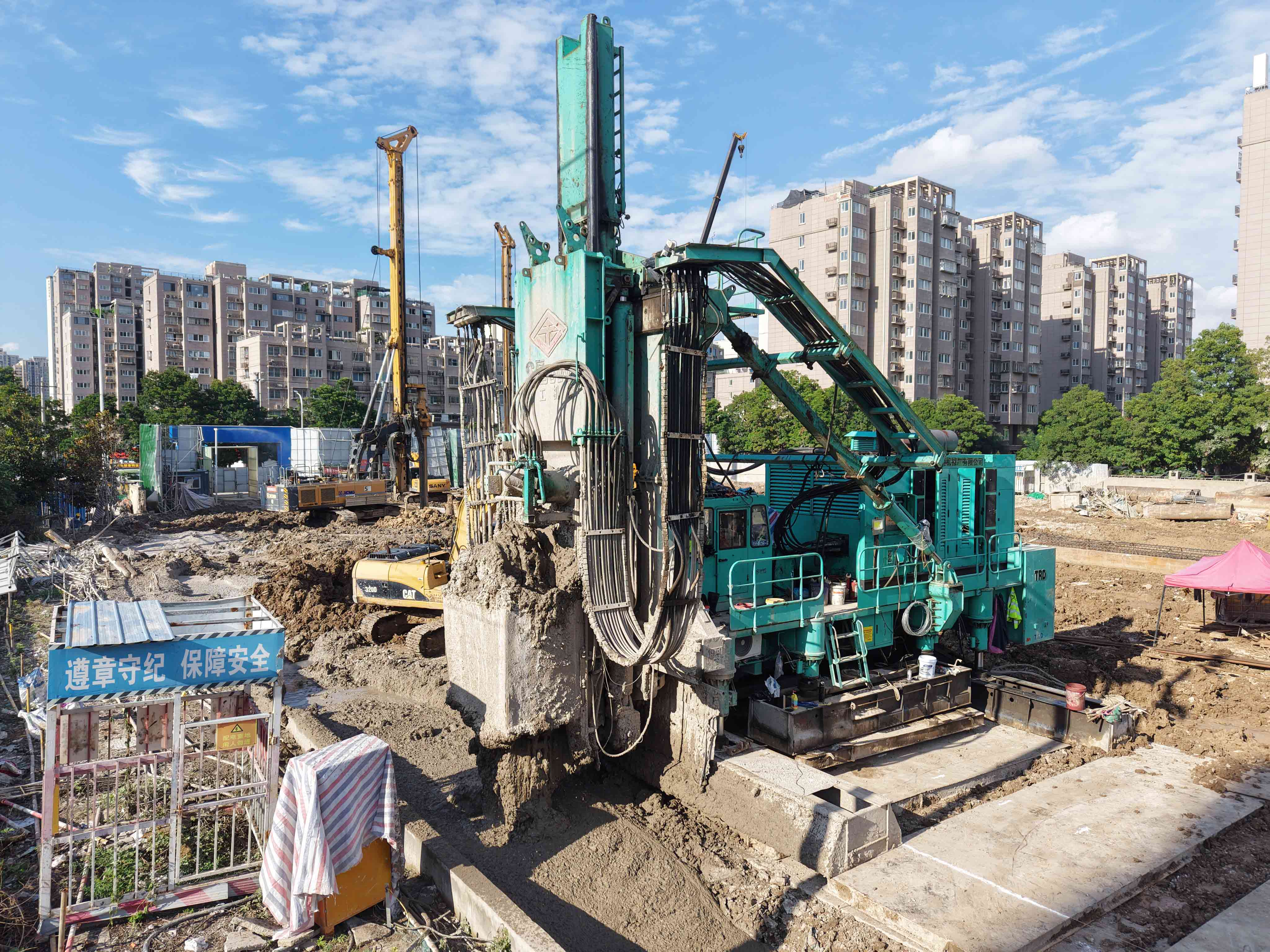 TRD工法机破解复杂地质施工难题，助力徐州水泥土止水墙工程-纤复智造机械有限公司(图5)