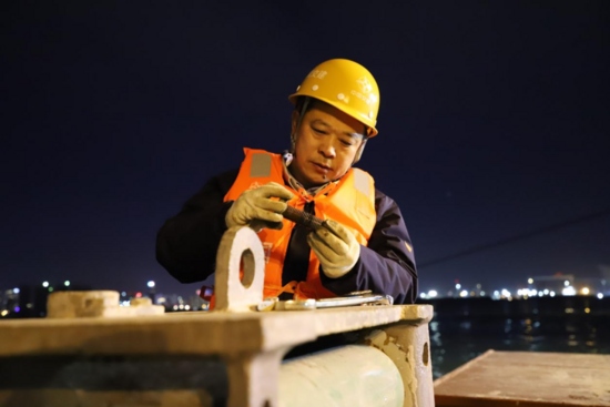 深海钳工第一人管延安：60万颗螺丝零误差背后的工匠精神-纤复智造机械有限公司(图5)