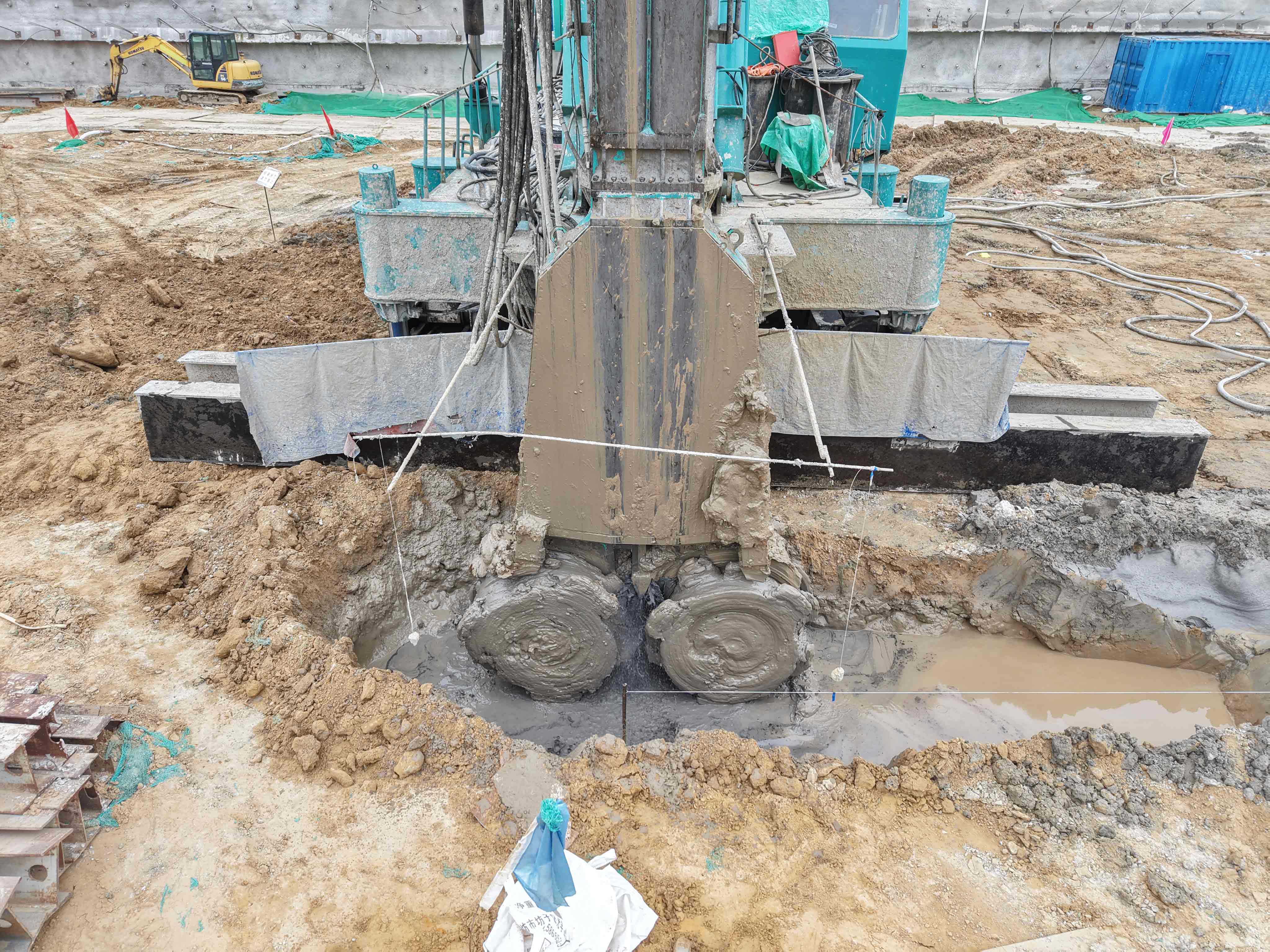 双轮搅拌钻机助力山东重点医疗项目建设 止水帷幕工程顺利推进-纤复智造机械有限公司(图8)