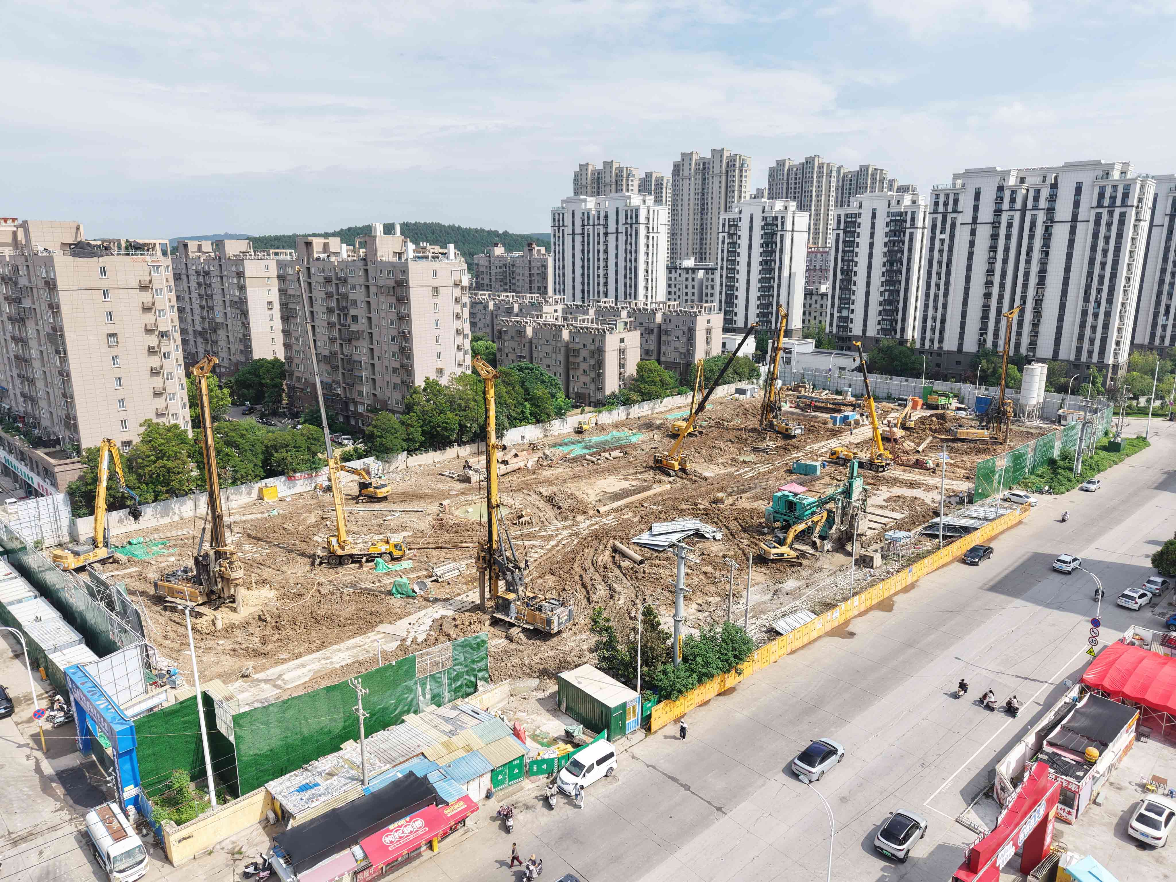 TRD工法机突破地下钢管障碍，高效完成水泥土止水墙施工-纤复智造机械有限公司(图4)