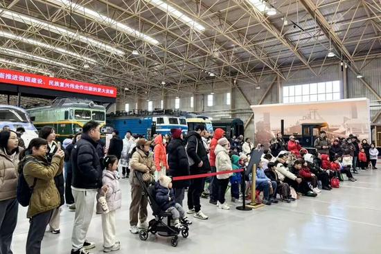 沉浸式情景剧《红色机车的世纪回响》在中国铁道博物馆上演-纤复智造机械有限公司(图4)