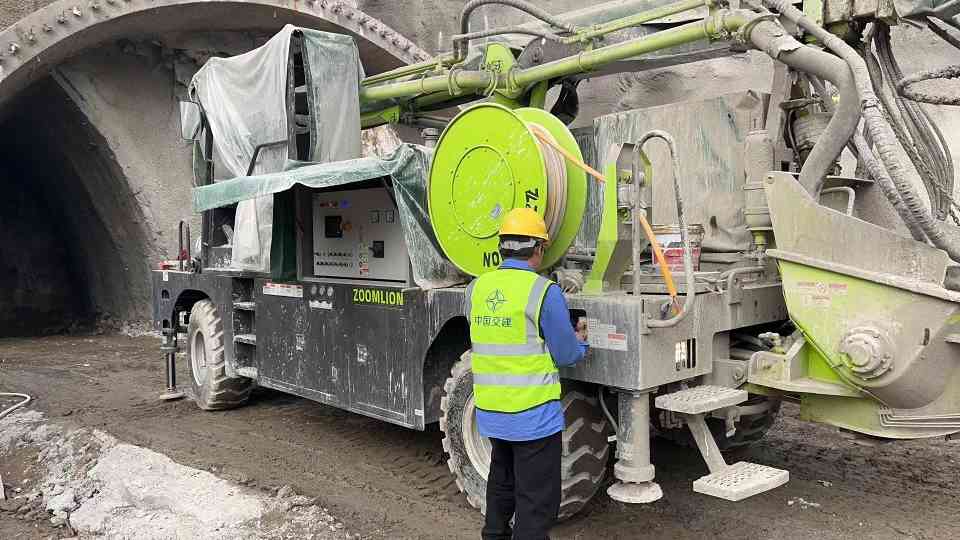 先锋湿喷机助力世纪基建项目提效增质-纤复智造机械有限公司(图4)