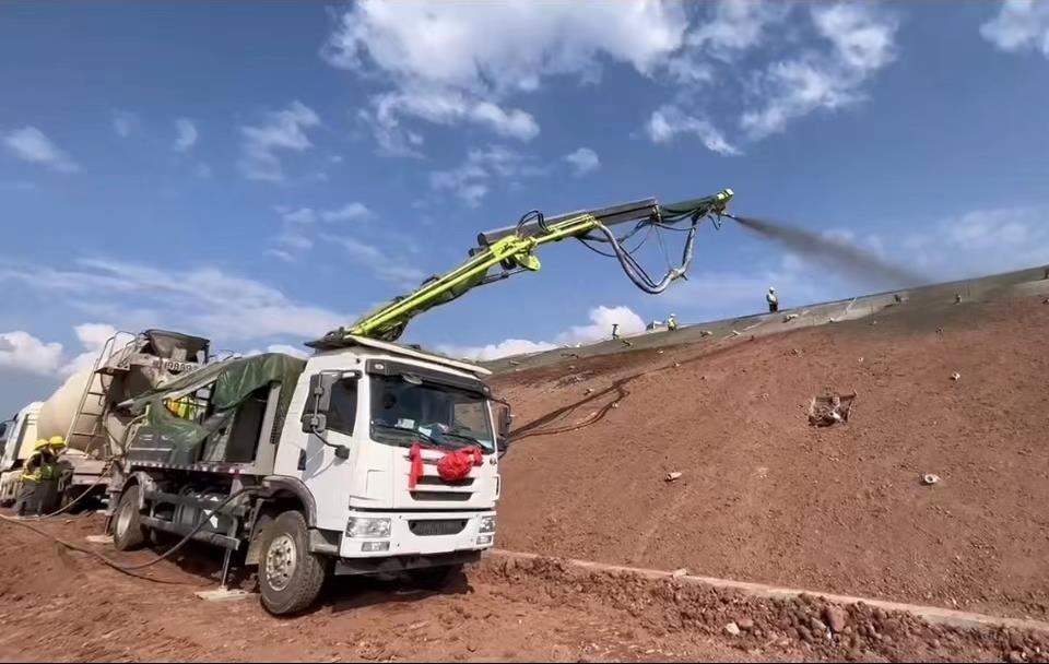 先锋湿喷机助力世纪基建项目提效增质-纤复智造机械有限公司(图2)