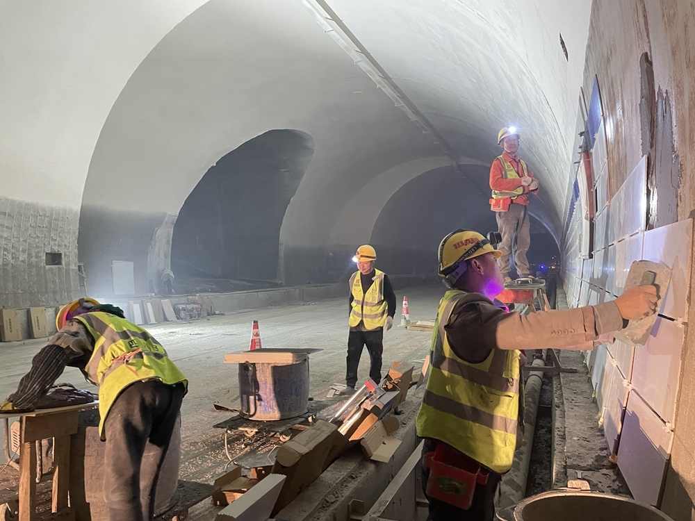 甘肃最长公路隧道攻克技术难题改善区域交通-纤复智造机械有限公司(图2)